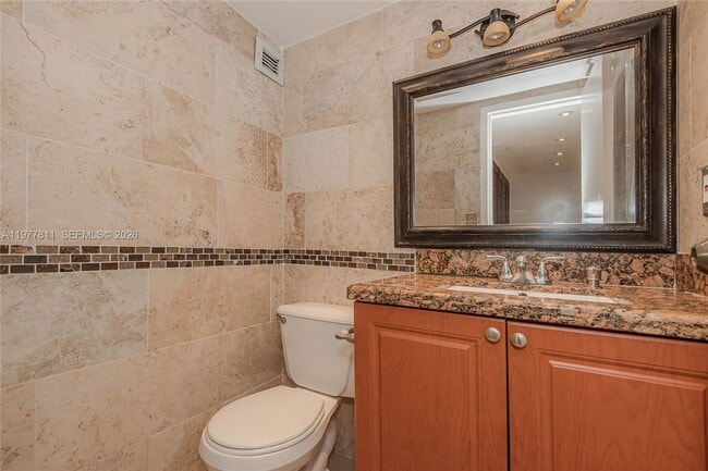 Building Photo - 17021 N Bay Rd