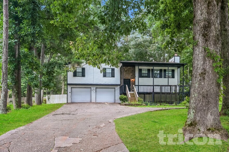 Primary Photo - 438 Russell Rd