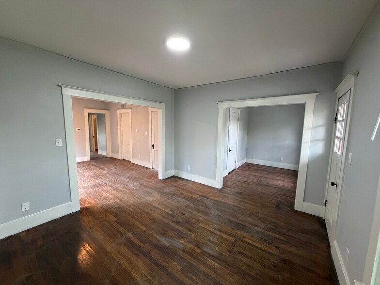 Building Photo - 3284 Northwestern St