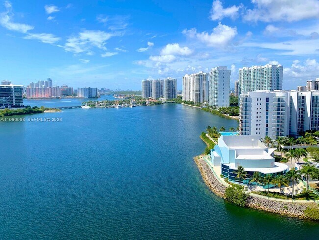 Building Photo - 3370 Hidden Bay Dr