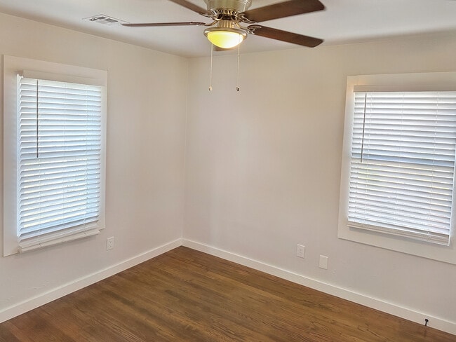 Building Photo - 3221 NE 16th St