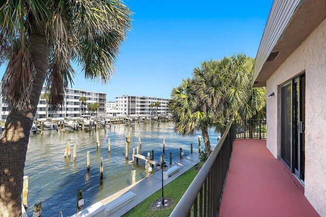 Building Photo - 135 Shore Ct