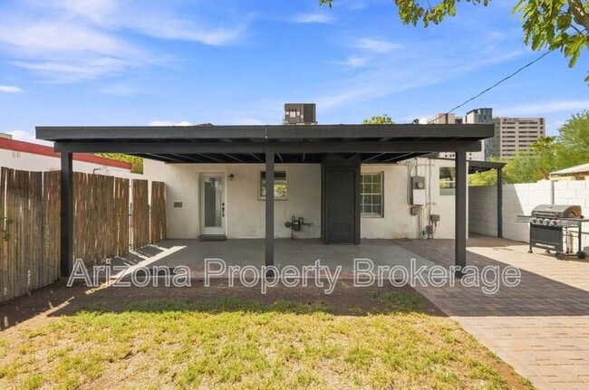 Building Photo - 1128 E Almeria Rd
