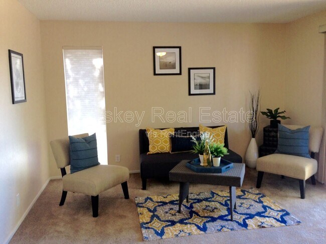 Building Photo - 1250 Escobar St