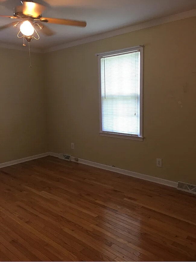 Building Photo - 2 Bedroom 2 Bathroom