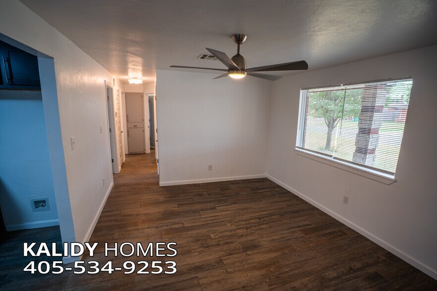 Building Photo - 1233 SW 65th St