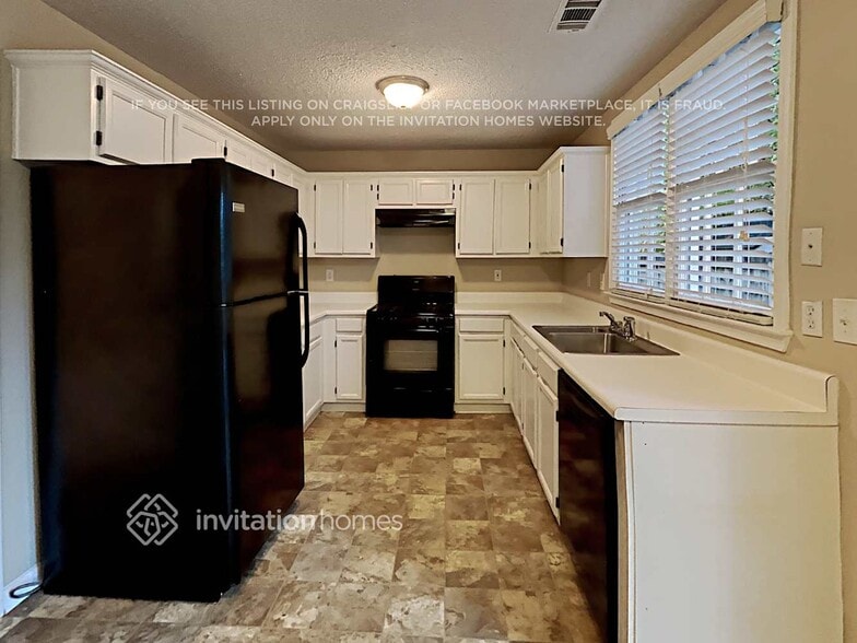 Building Photo - 630 Rosedown Way