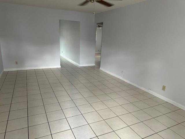 Building Photo - 608 NE 21st Ct