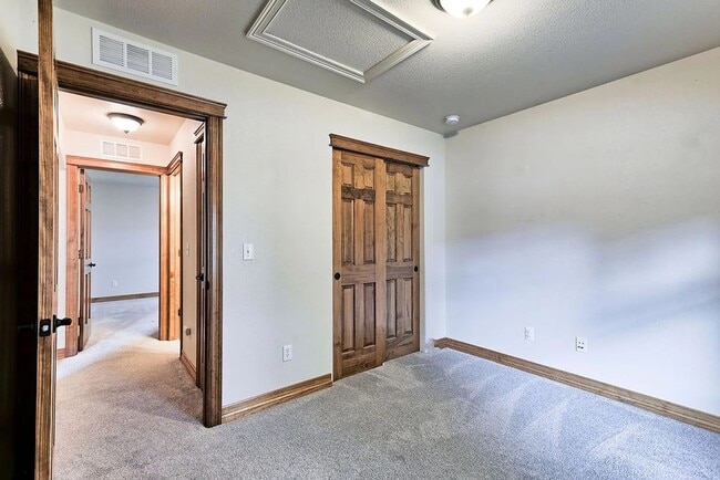 Building Photo - Light-Filled Living in a Peaceful Fort Collins Neighborhood