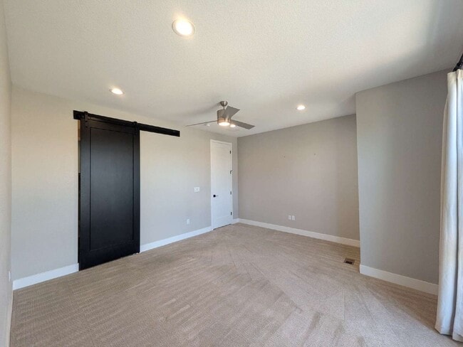 Building Photo - 5009 S Prince Pl