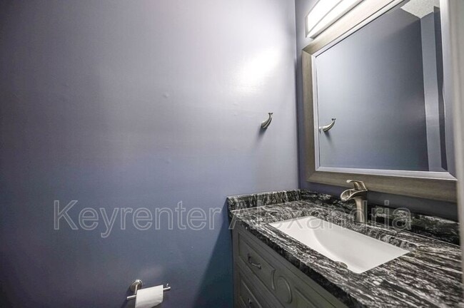 Building Photo - 7107 Tolliver St