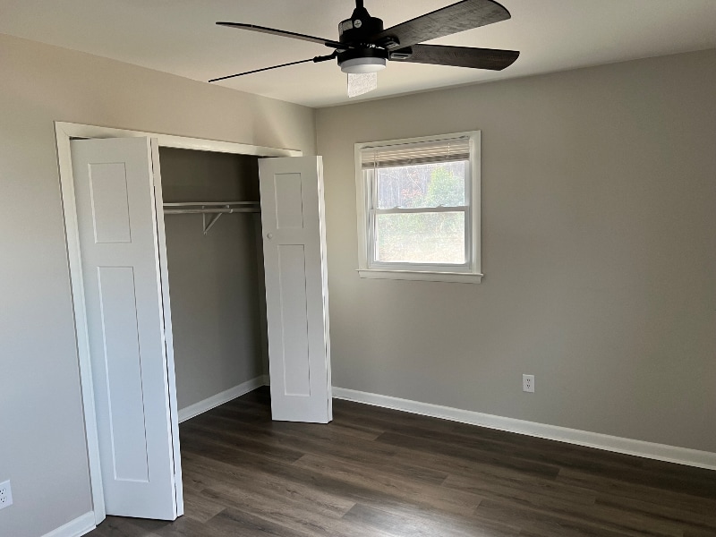 Building Photo - 524 Eastway Ave