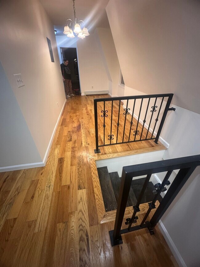 Building Photo - 192 Fairview Ave