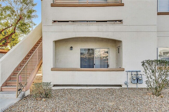 Building Photo - 5650 E Sahara Ave