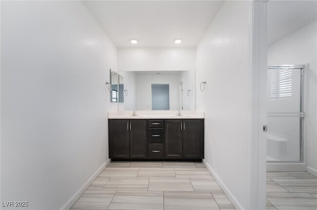 Building Photo - 715 Pickled Pepper Pl