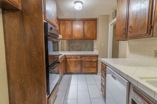 Building Photo - 1217 Aberdeen Ave