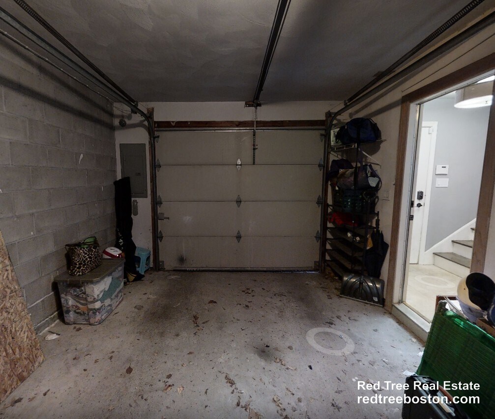 Building Photo - 329 W 4th St