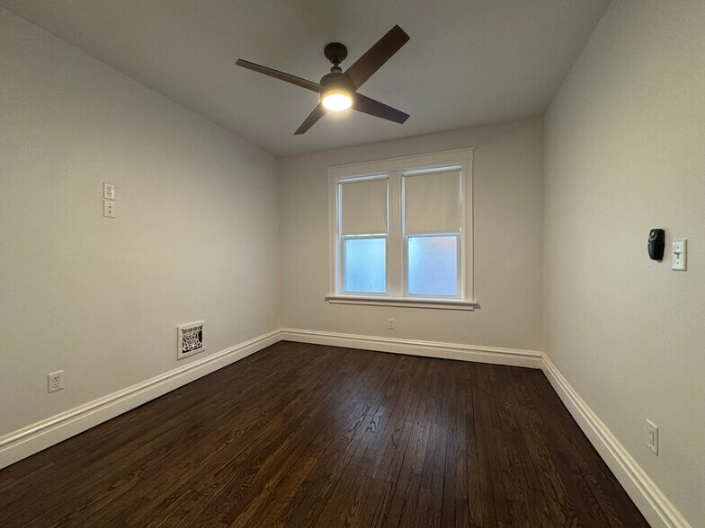 Building Photo - 5011 S Broadway