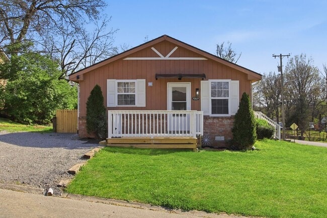 Building Photo - 2741 Jones Ave