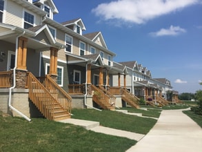 Building Photo - 9083 Daisy Dr