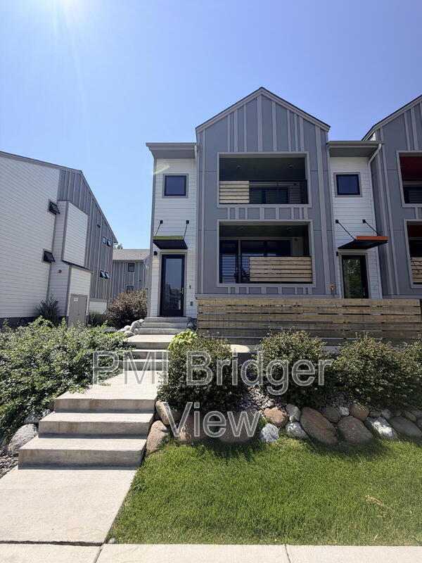 Building Photo - 315 W Peach St