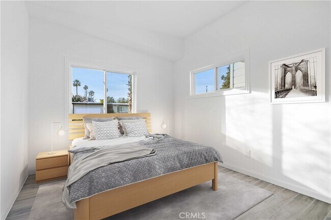 Building Photo - 5942 Graves Ave