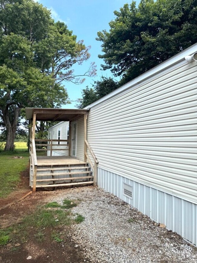 Building Photo - University Estates 59