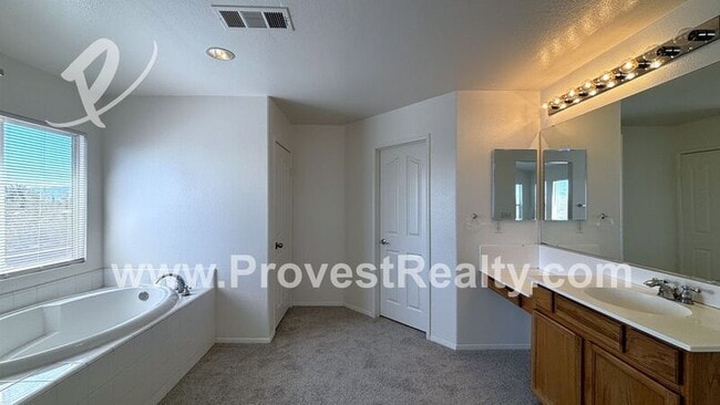 Building Photo - 9489 Sapphire Ave