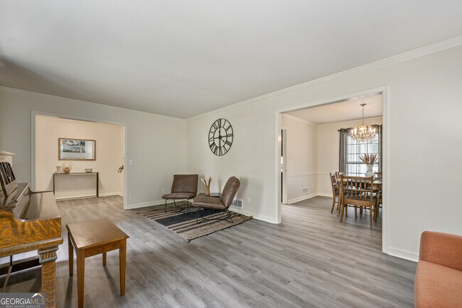 Building Photo - 2431 Weatherford Ct