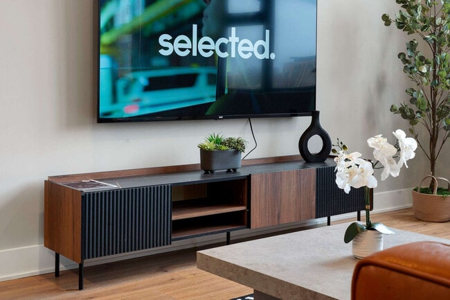 Building Photo - 6044 N Winthrop Ave