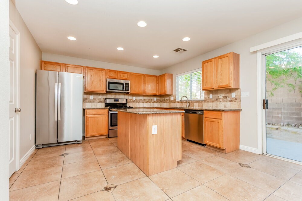 Building Photo - 5305 N Santa Fe Heights St