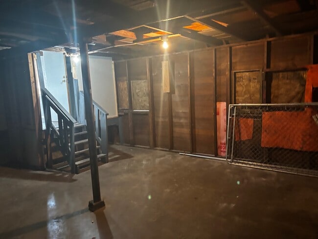 Building Photo - 26 Annapolis Ave