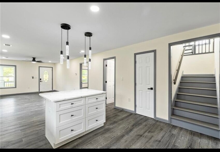 Building Photo - 4878 Youngs Mill Rd