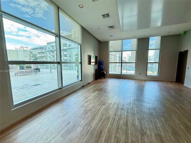 Building Photo - 1100 S Miami Ave