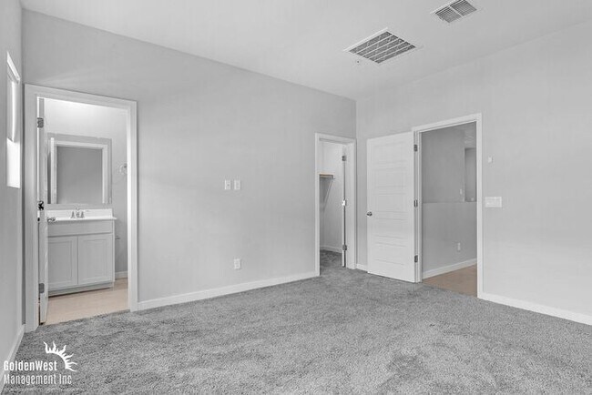 Building Photo - Modern 2Bdm 2.5Ba Home in Central Phoenix!