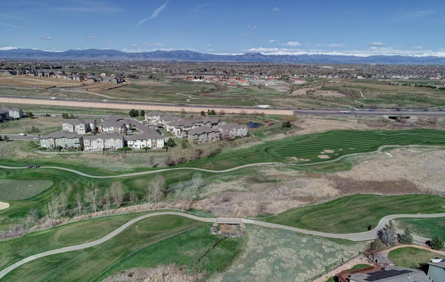 Building Photo - GOLF COURSE LIVING!