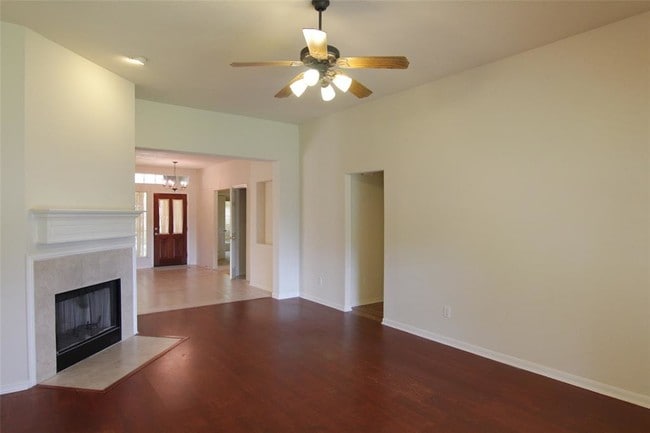 Building Photo - 3231 Stratford Pointe Dr