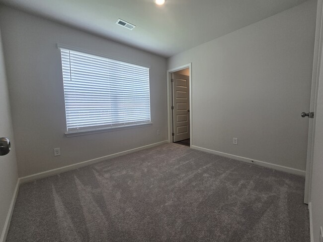 Building Photo - 701 Taylor Dr