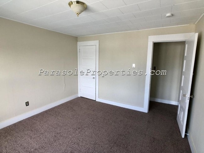 Building Photo - 49 James St