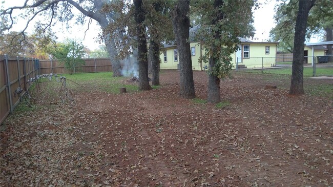 Building Photo - 7366 Meadowbrook Dr