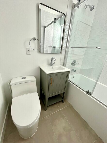 New full bath - 1725 1/2 Malcolm Ave