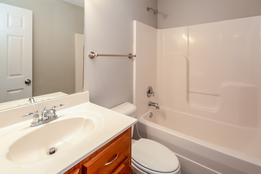 Building Photo - 6561 White Hawk Ln