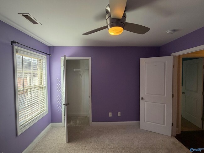 Building Photo - 8 Easy St