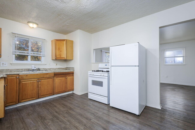 Building Photo - 30061 Hazelwood St