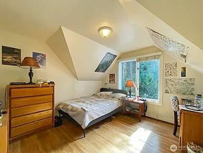 Building Photo - Ravenna House