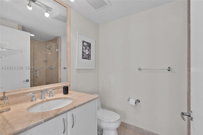 Building Photo - 1331 Brickell Bay Dr