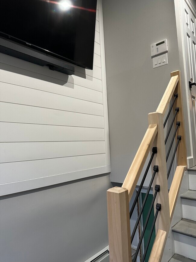 Entry - 236 Long Island Ave