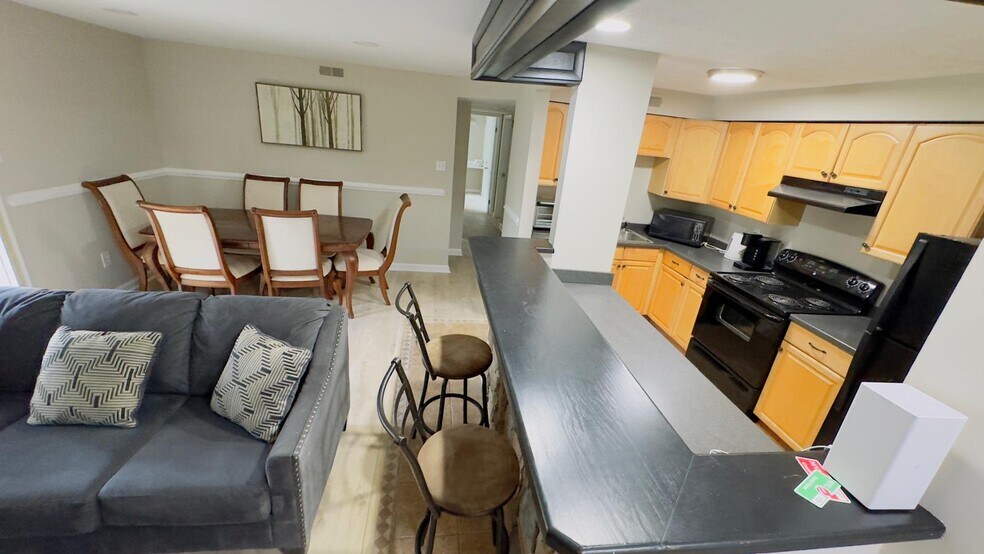 Building Photo - 8382 Brockham Dr