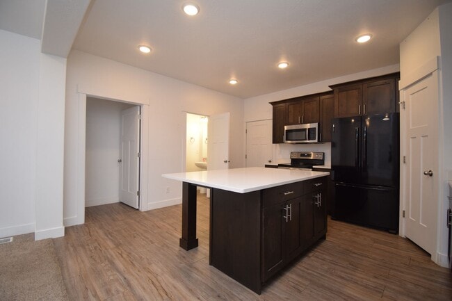 Building Photo - Beautiful 4 Bed Eagle Mountain Home, Near Parks & Lake!!