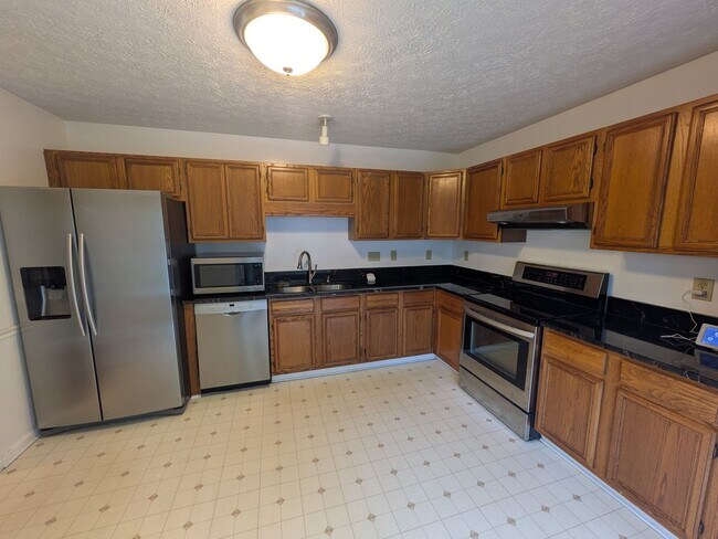 Building Photo - 6008 Yeaton Glen Dr